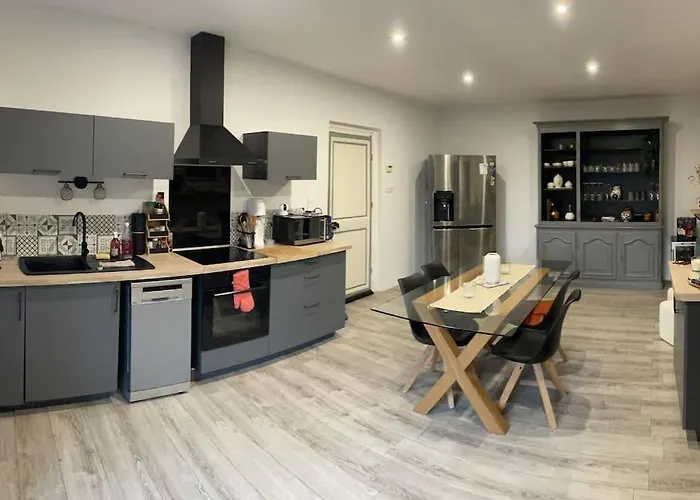 Maison De Charme 民宿 Roches-Premarie-Andille